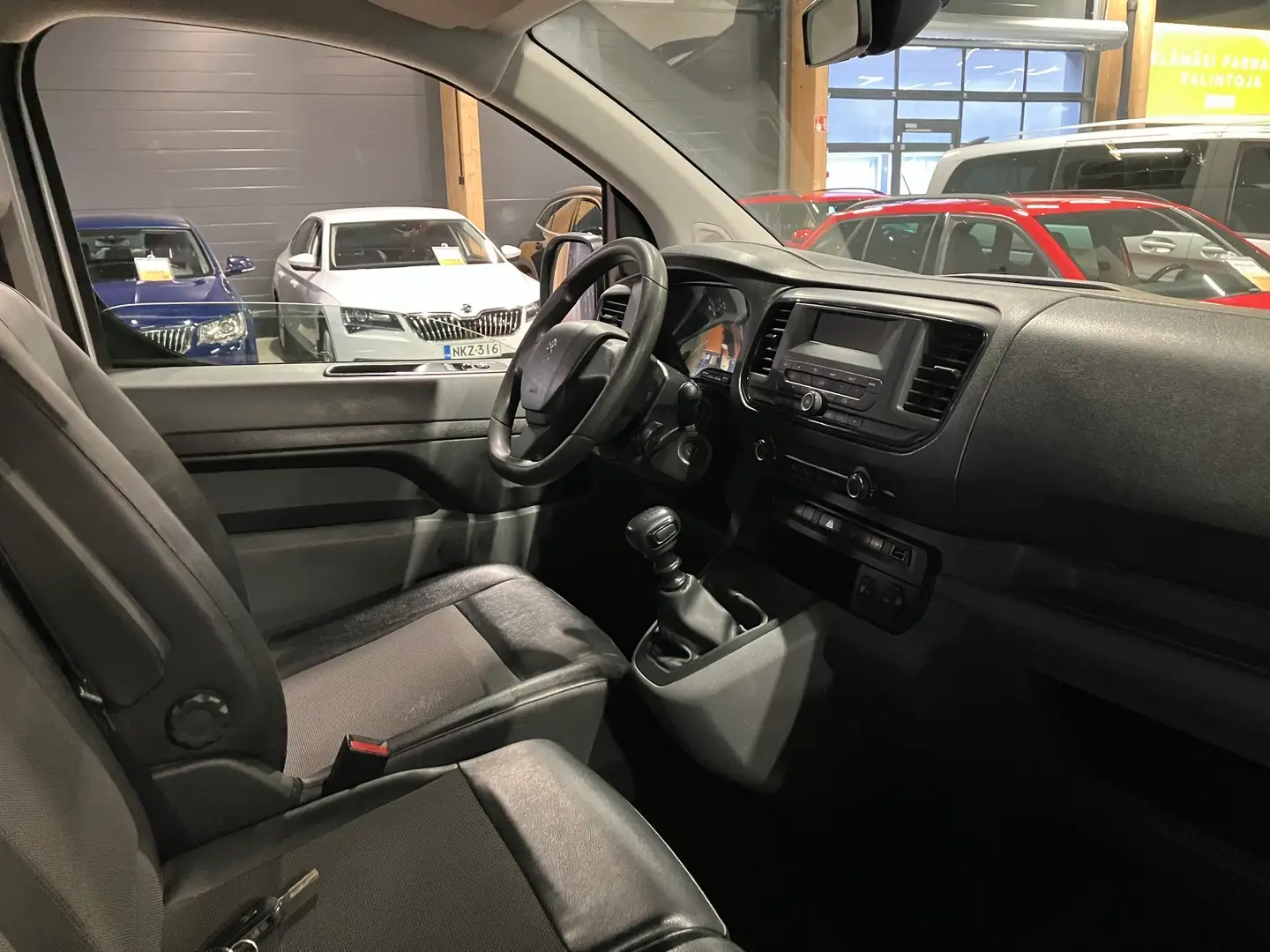 Car Image - 72mBWPY0G0JtPmOe8p8m15