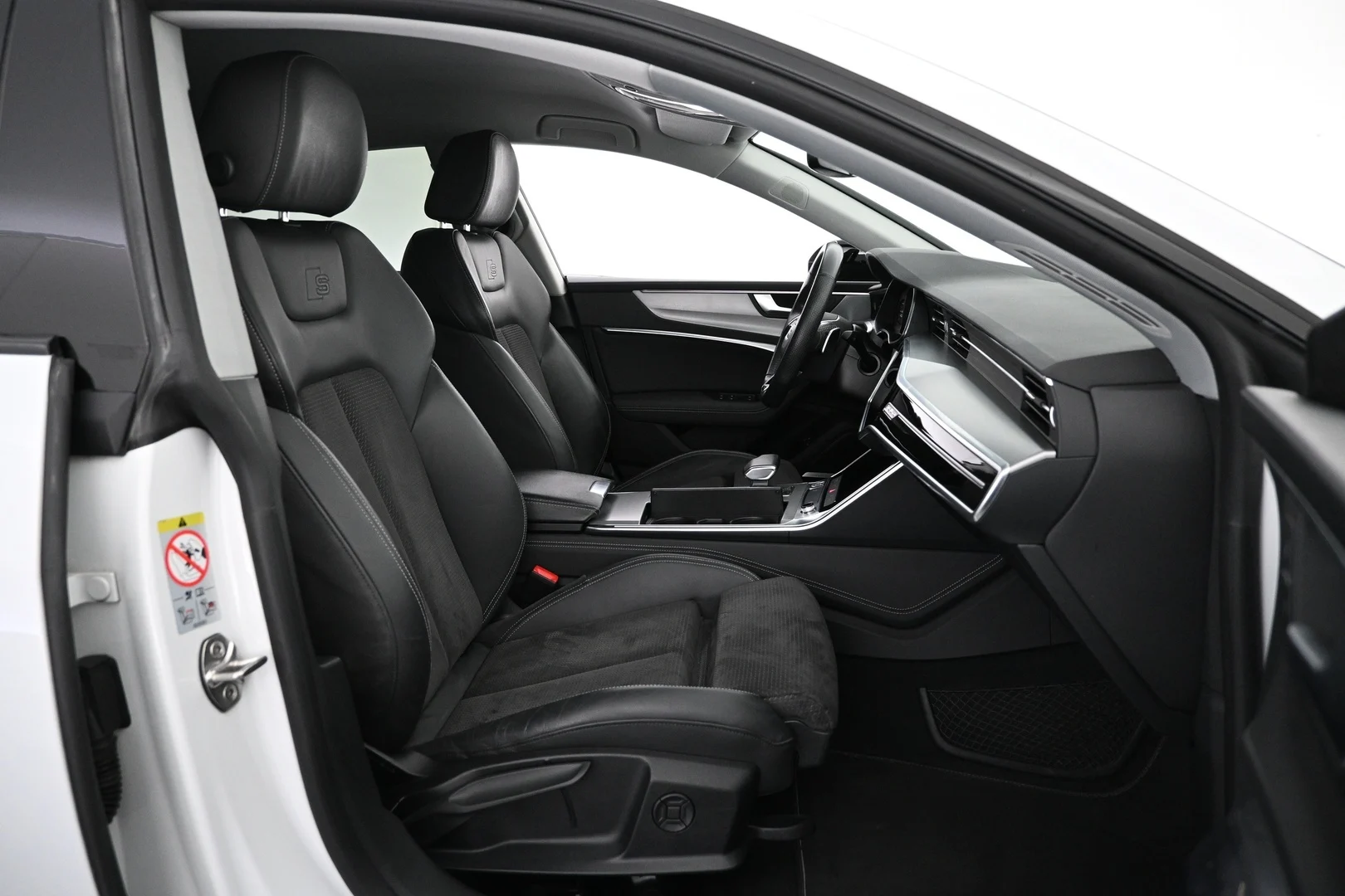 Car Image - 1d1uNj2IZlHZIcy83l1yTR
