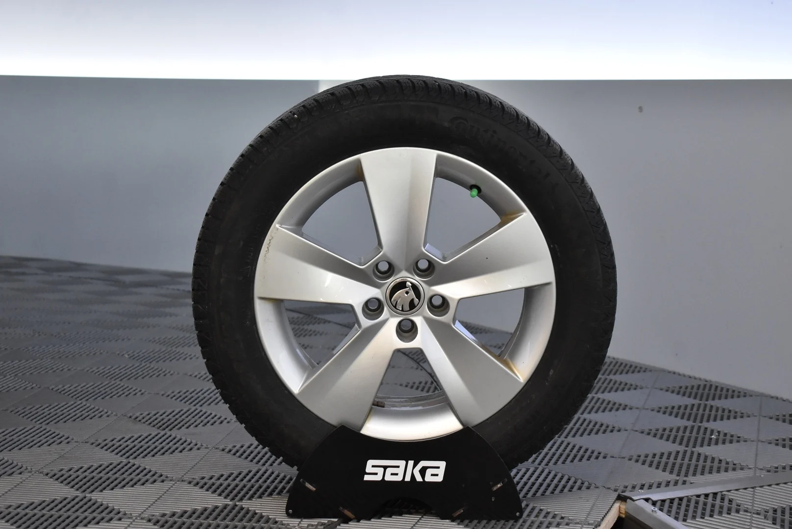 Car Image - 7F98D2P3zRVgQgZ7NsXRaM