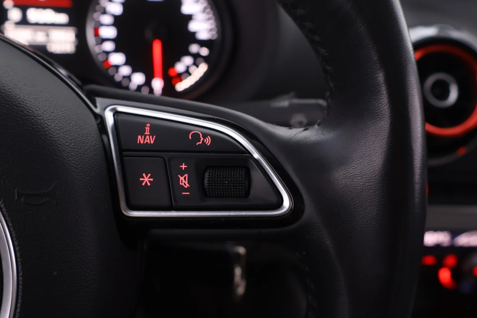 Car Image - 6xAT6YSsEc29Y8U9NRMmv9