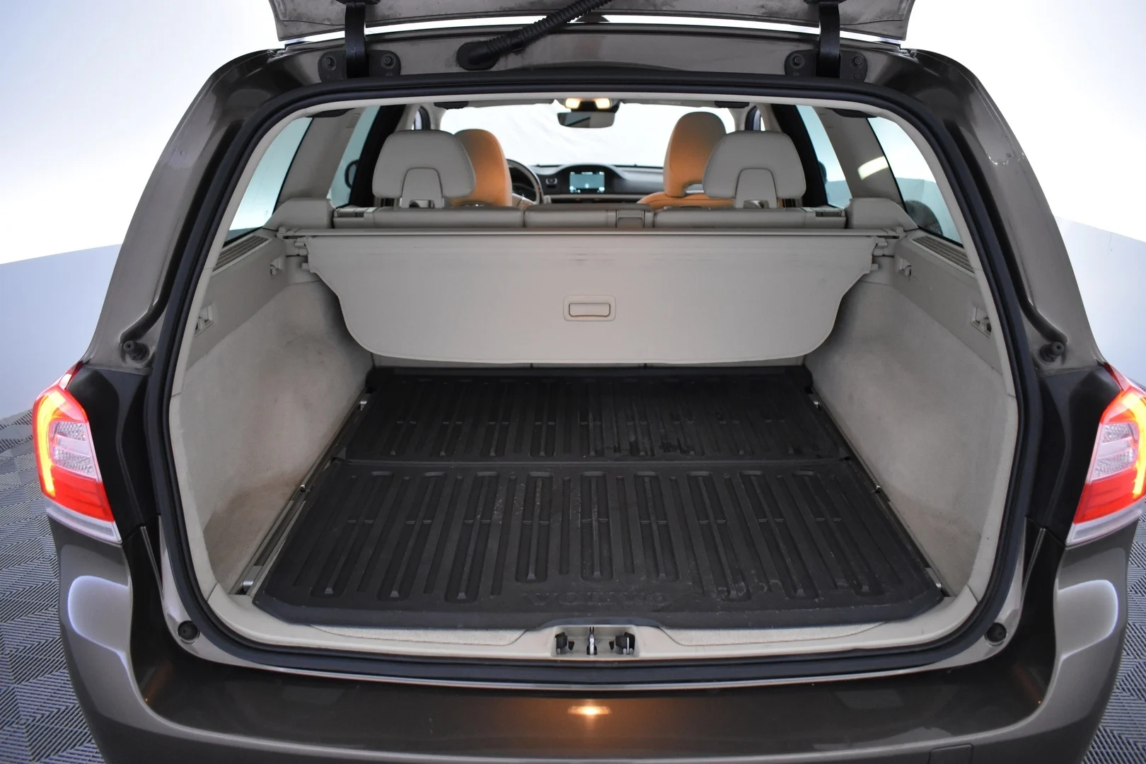 Car Image - 1OKxRQtFtiOLdXLsXKW8bl