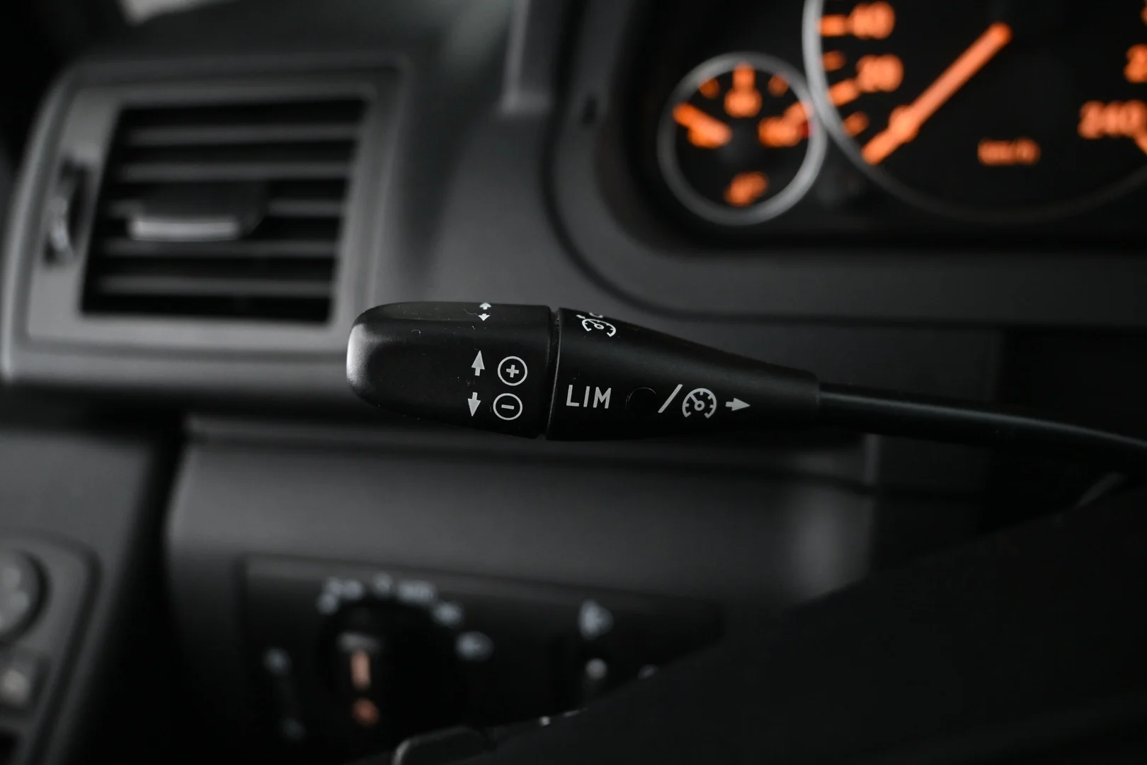 Car Image - 7gXQlnPCpHsisZT15Xvv3