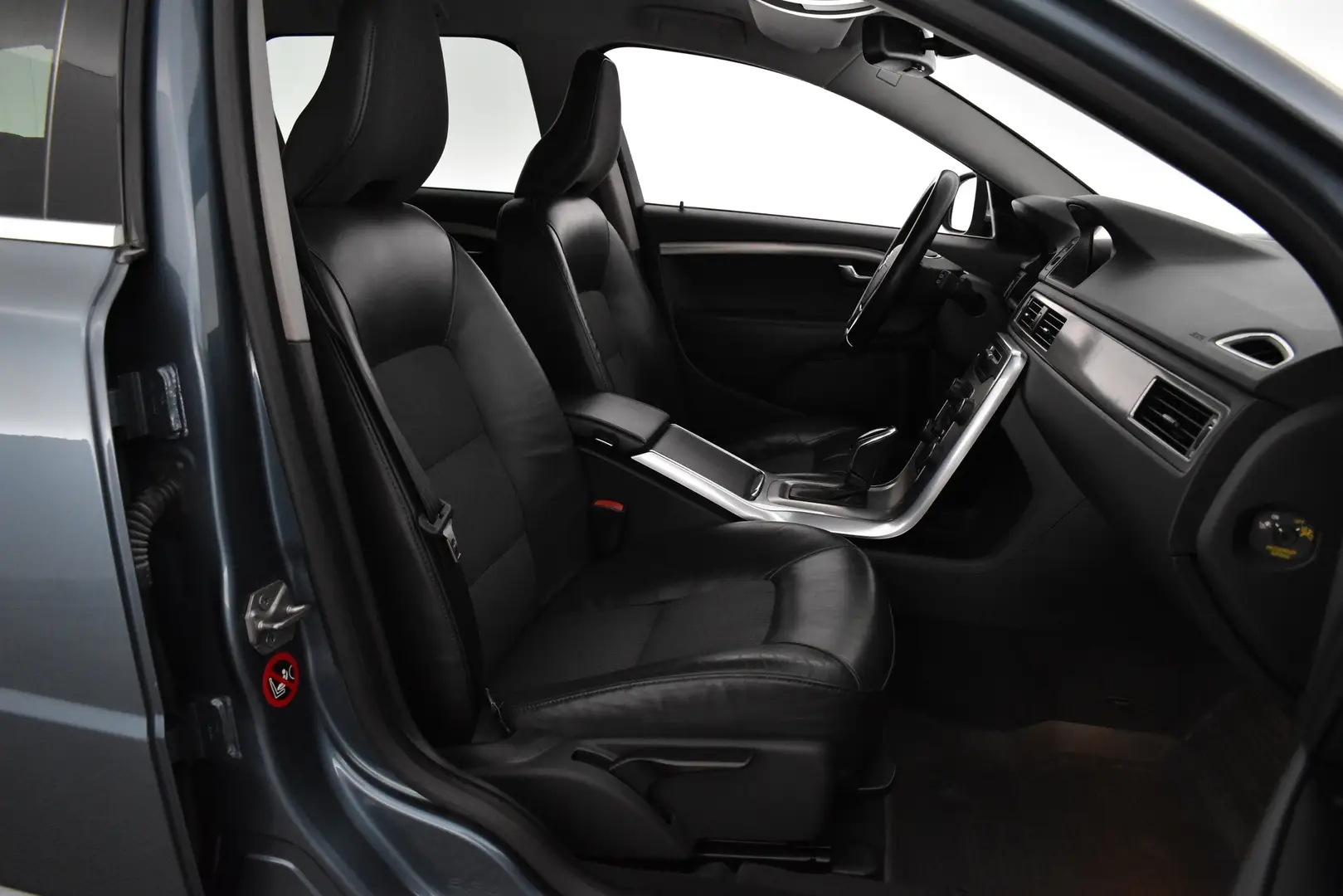 Car Image - 6swUg5RVtYa17G10GFml9b