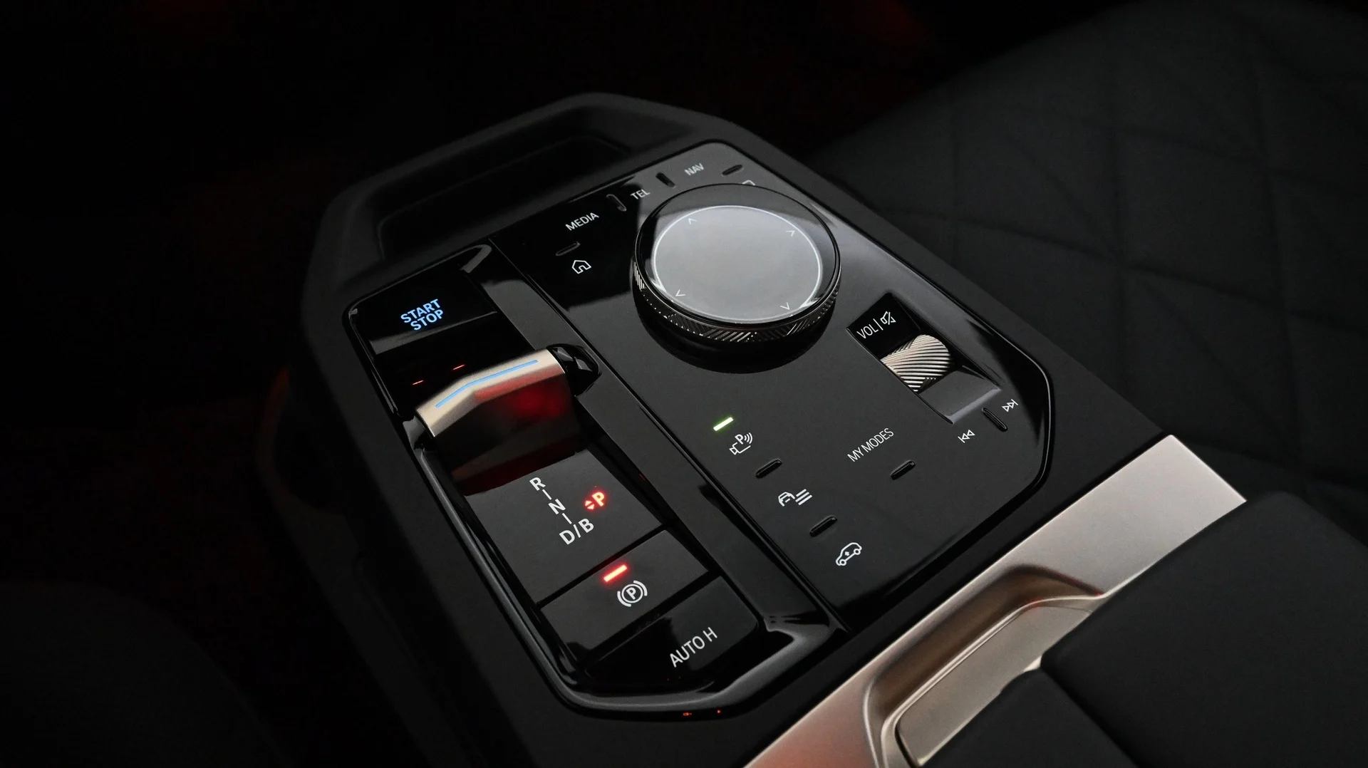 Car Image - 61uJwBNPFzUzAA30n83dXB