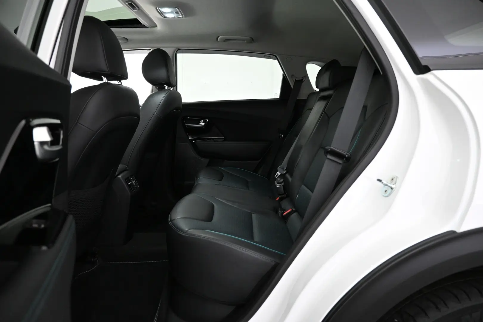 Car Image - G4OTj8Vm0Gp5cUnDqLHo1