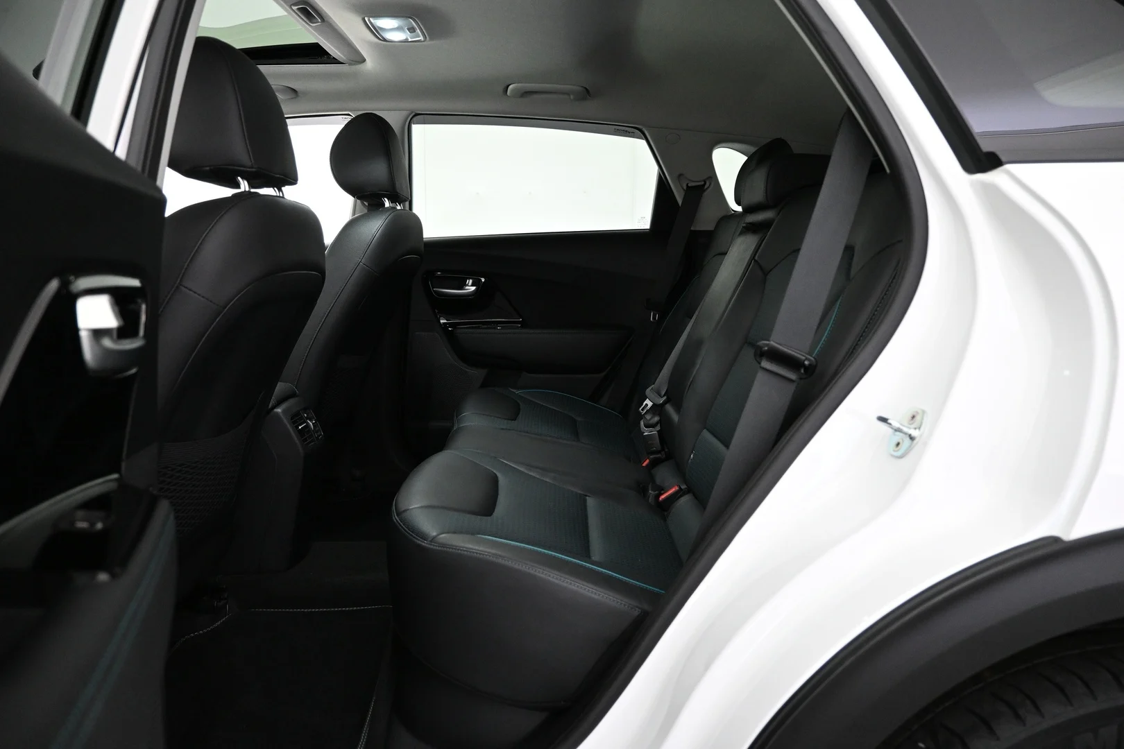Car Image - G4OTj8Vm0Gp5cUnDqLHo1