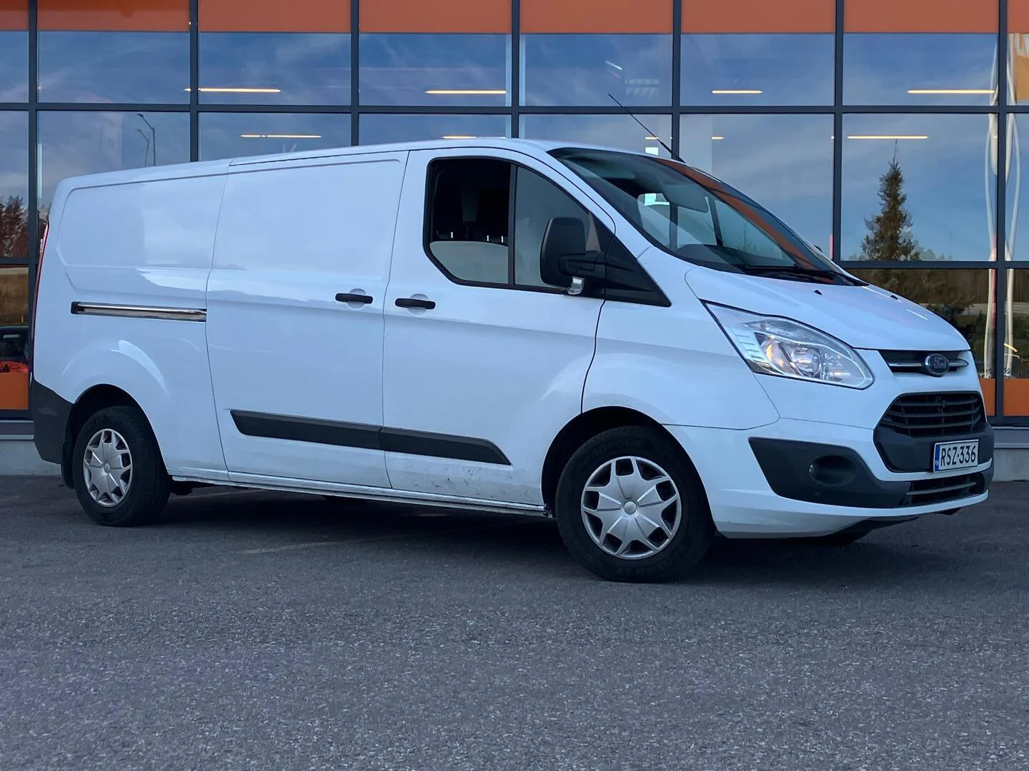 Car Image - 3ZfxNSe19M2F4rLIPMF5Xv