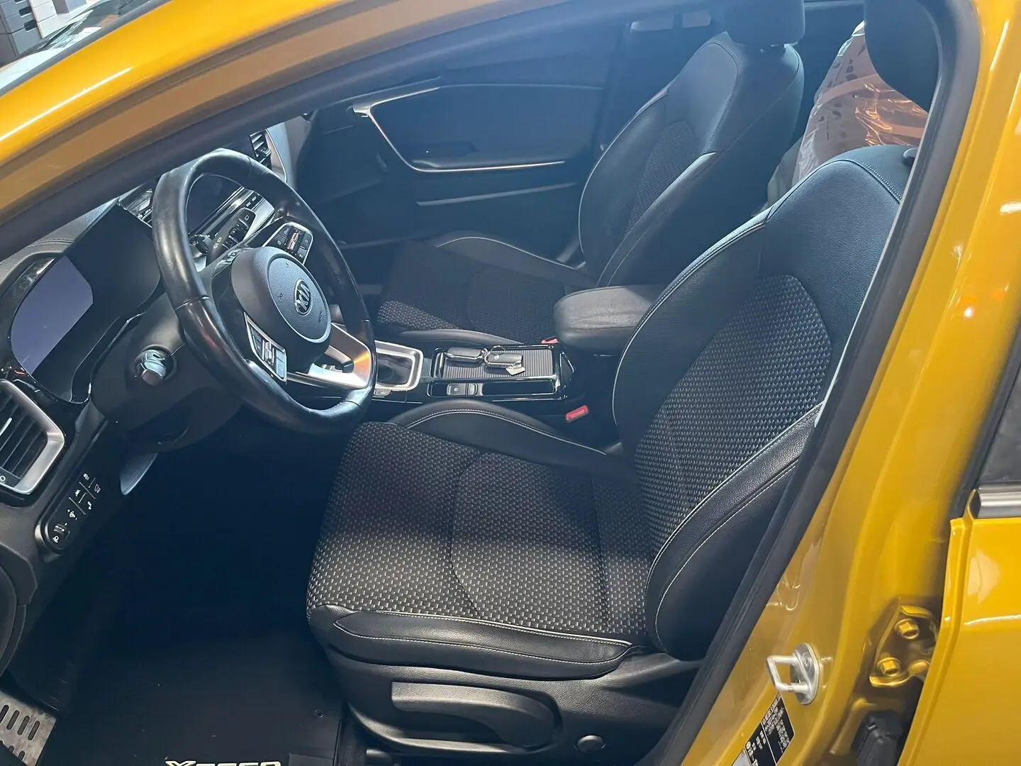 Car Image - 4AEnOEsfuaxzhW6DBogrfG