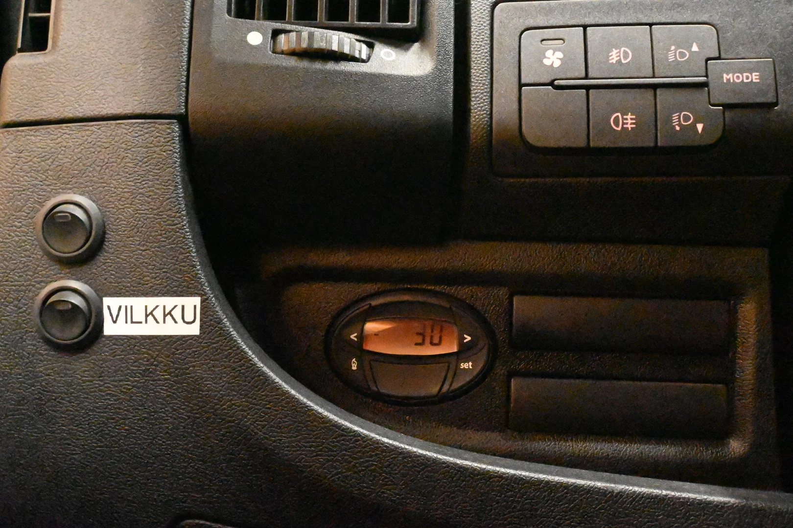 Car Image - 4qFLwf3bsklwaA92afzzvj