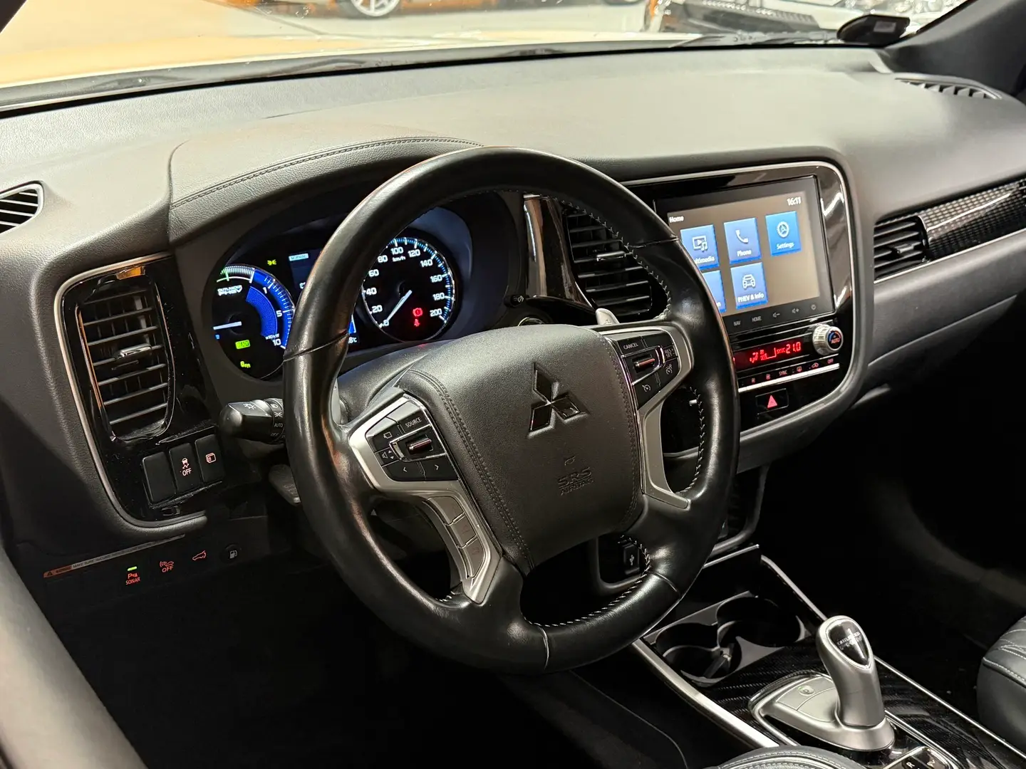 Car Image - 1cA3Np1Hxl0m598SABs3vR