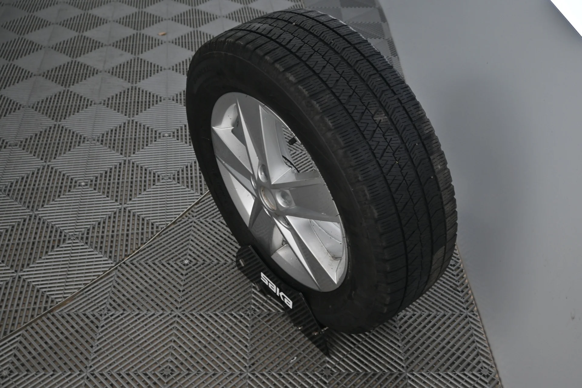 Car Image - 552fj31BgkCTAnbAlvfQiH