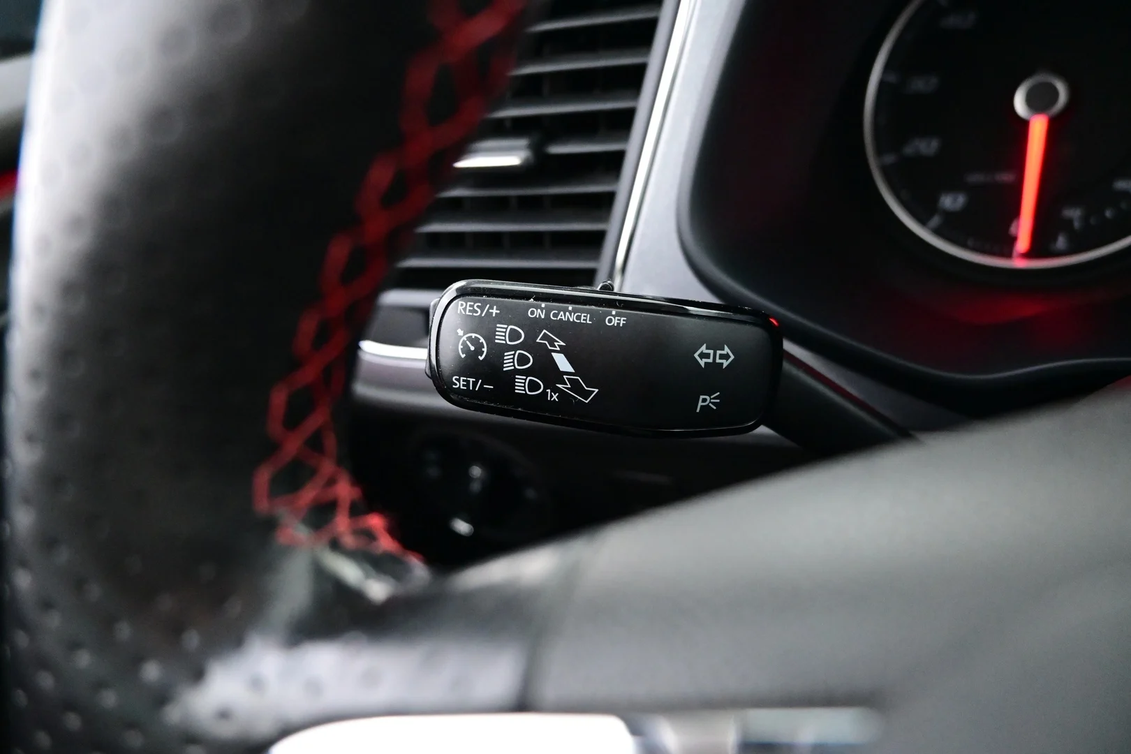 Car Image - 6u0A1eaSBK7MKLzuHh4JZR