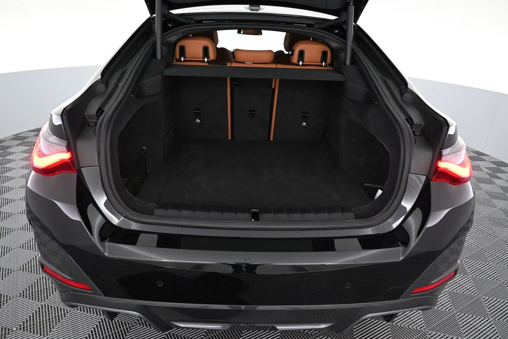 Car Image - 28LJJRWt64NQaGA6wdi31K