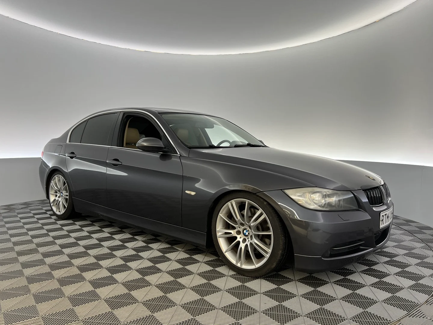 Car Image - 3PHFcUCAKJ716wHjfPtLSs
