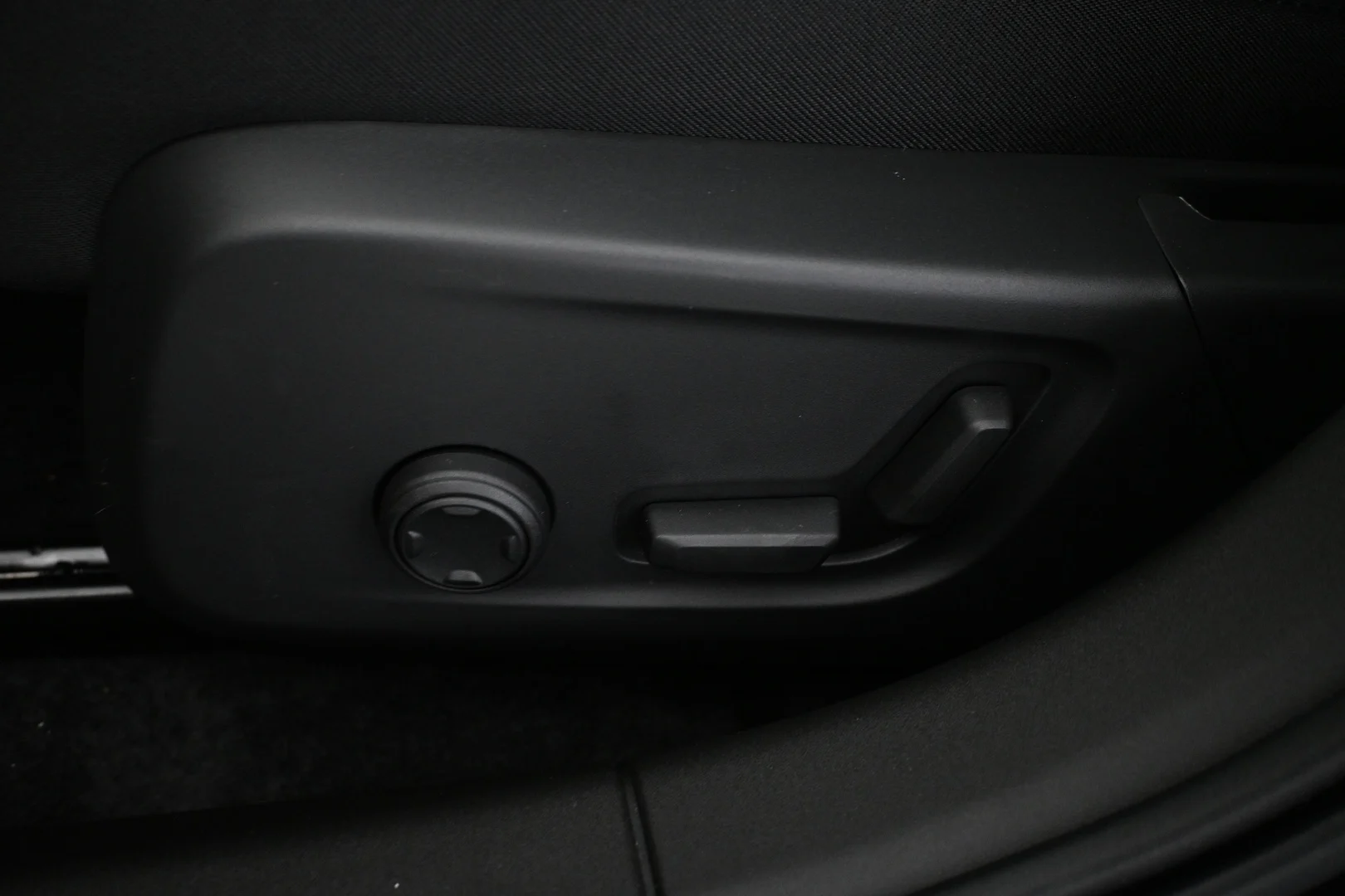 Car Image - 4ndjW8uFrMkXIl3lbc5k37