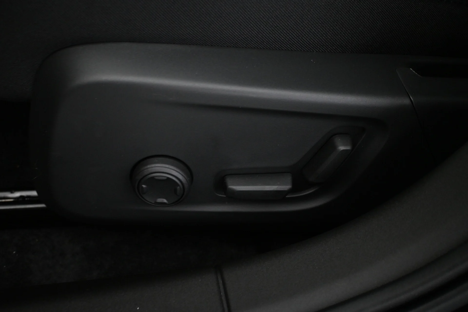 Car Image - 4ndjW8uFrMkXIl3lbc5k37