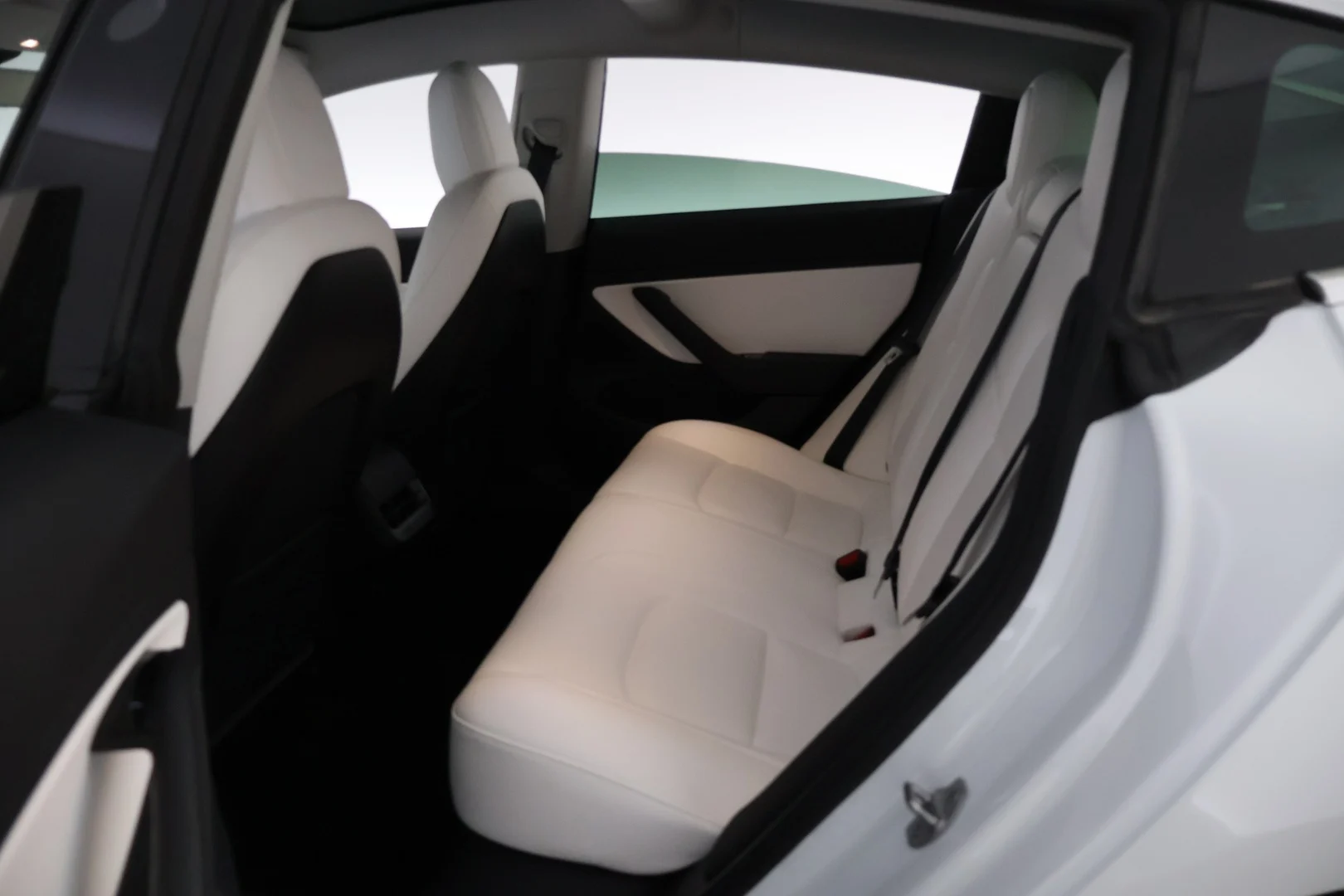 Car Image - 2BwbUrb0CboVihrDJ0m8Mu