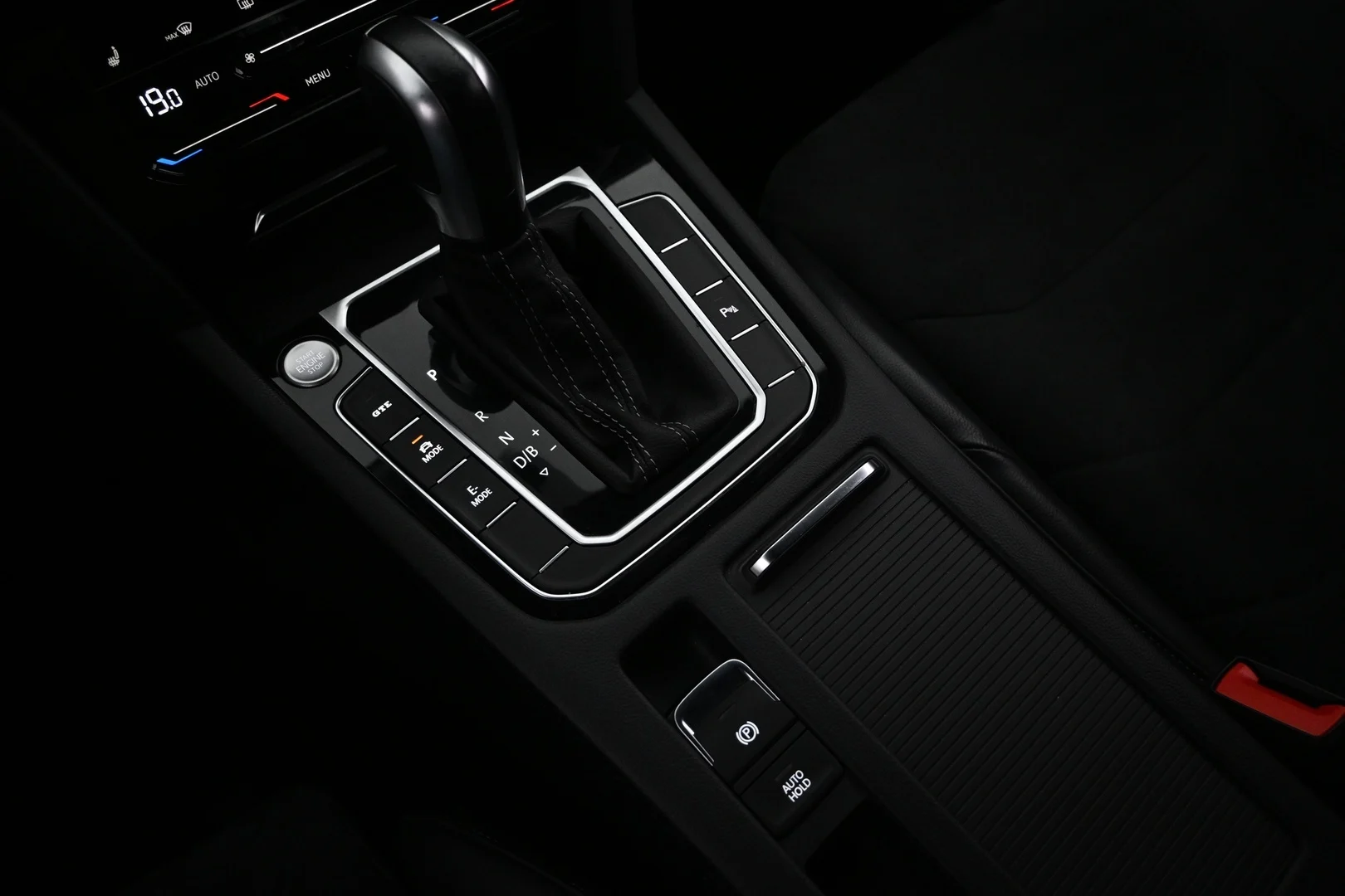 Car Image - 2rgKRgHcE9MeLXeq8mI63L