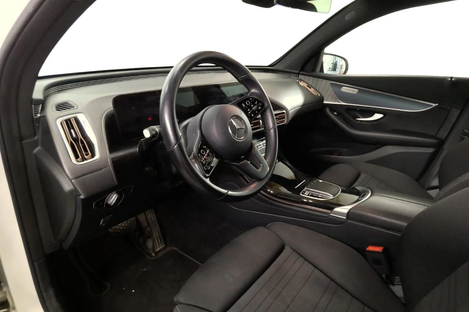 Car Image - 2lcQeBHzzIXPXsaDvssvY9
