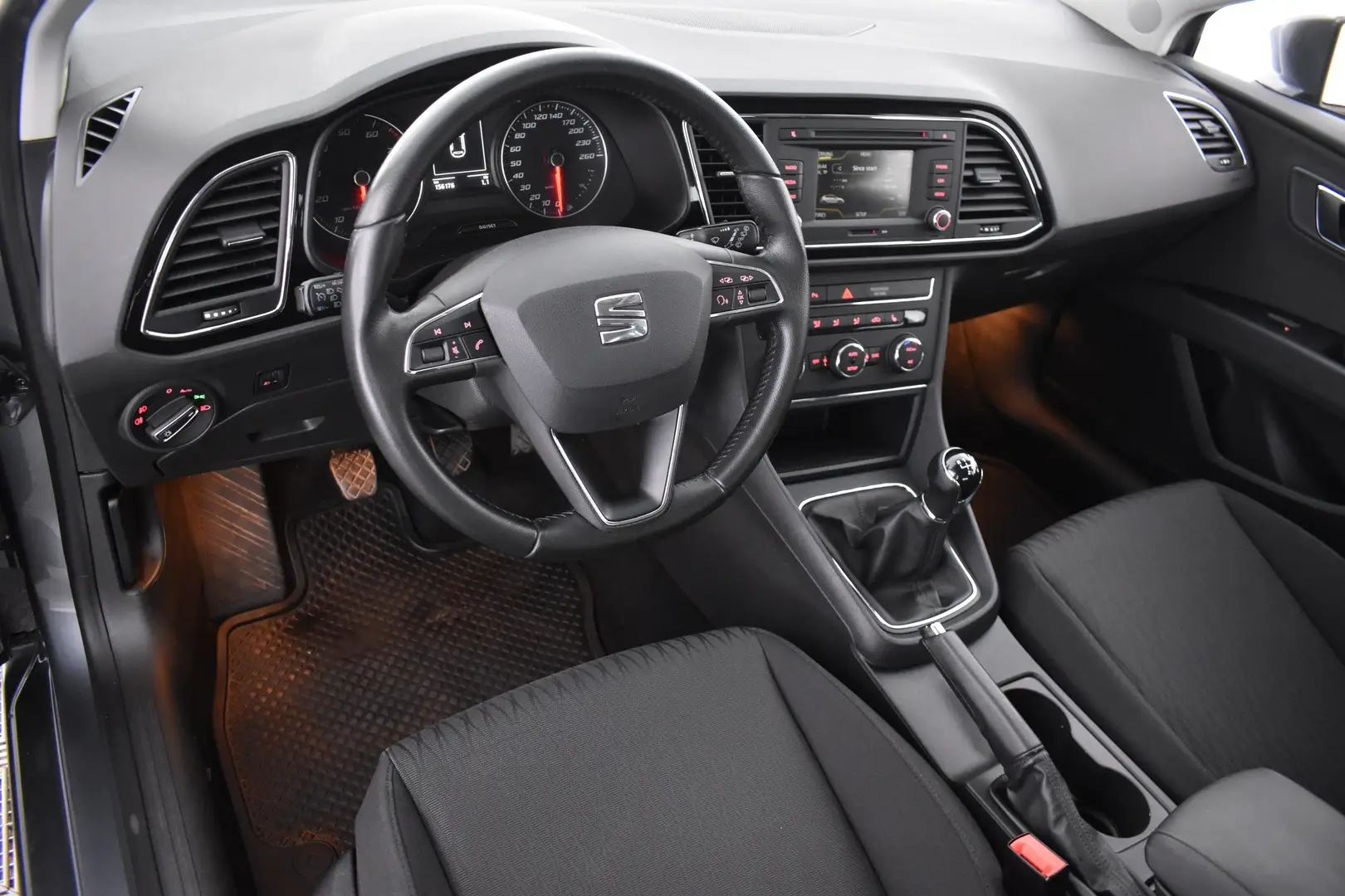 Car Image - 2DLf5hhepPJAsYHhngVFzY