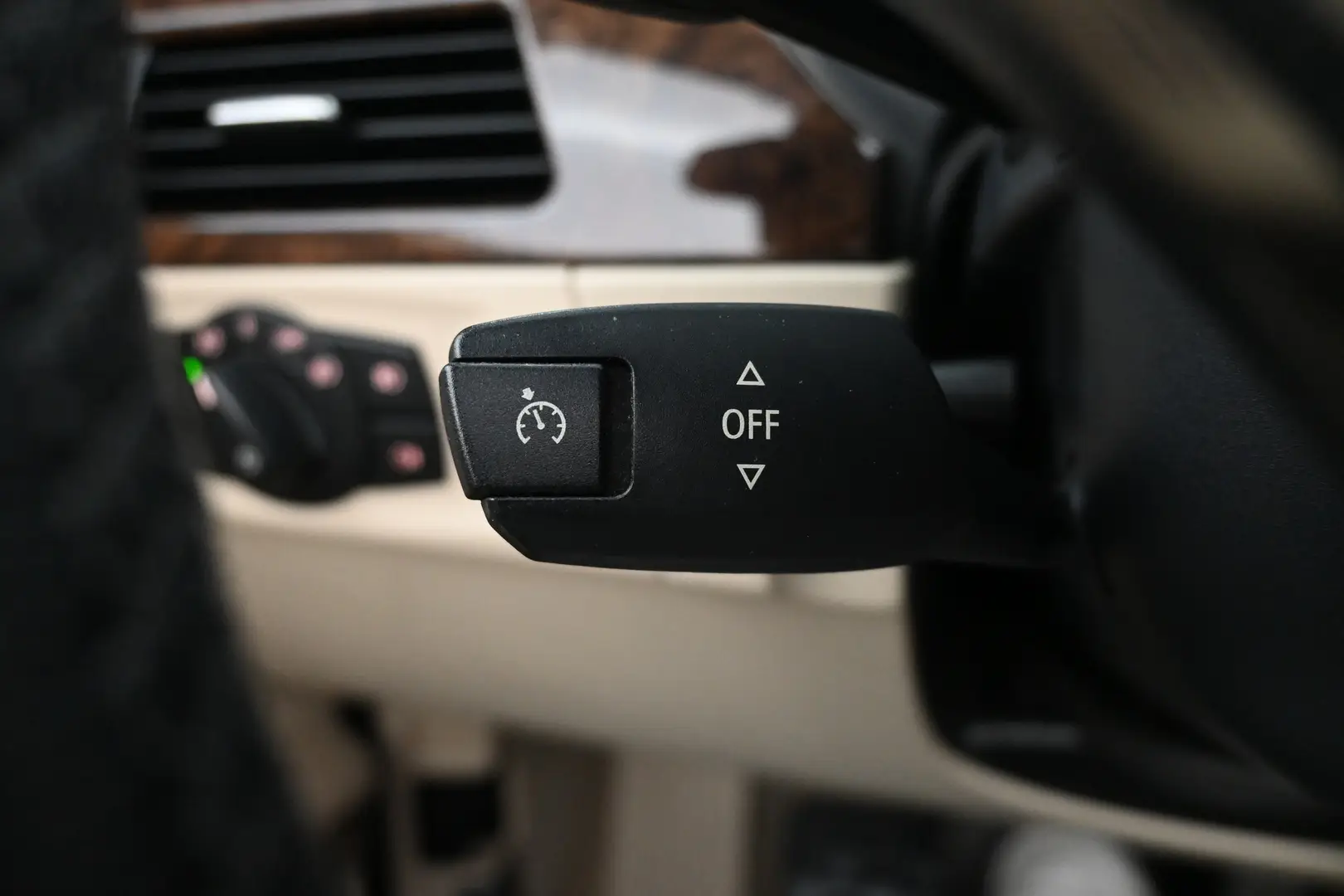 Car Image - 5c2901n5n9Pq1IcAXtf9M4