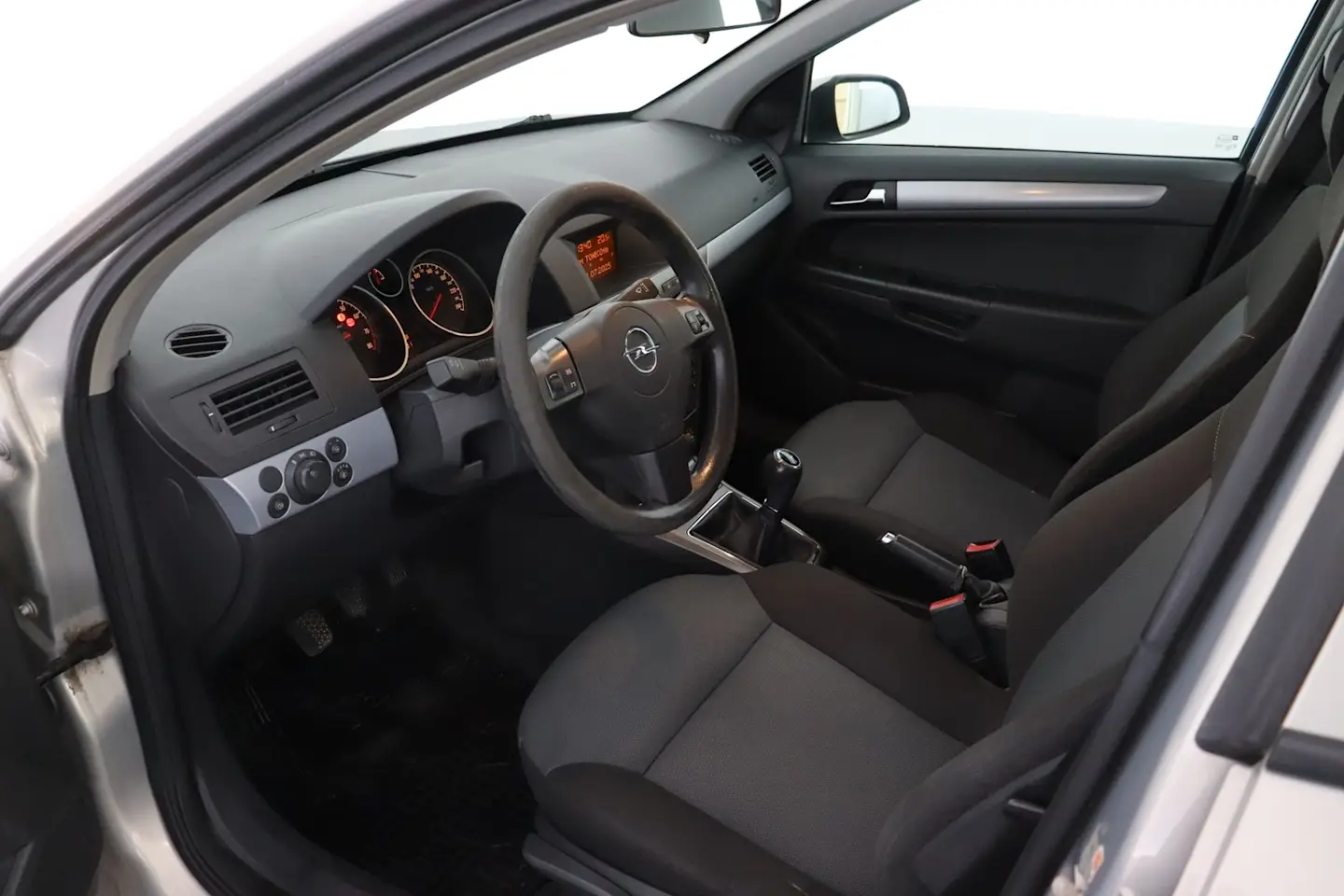 Car Image - 3AGoQcn87OfXCDOnvGxtk9