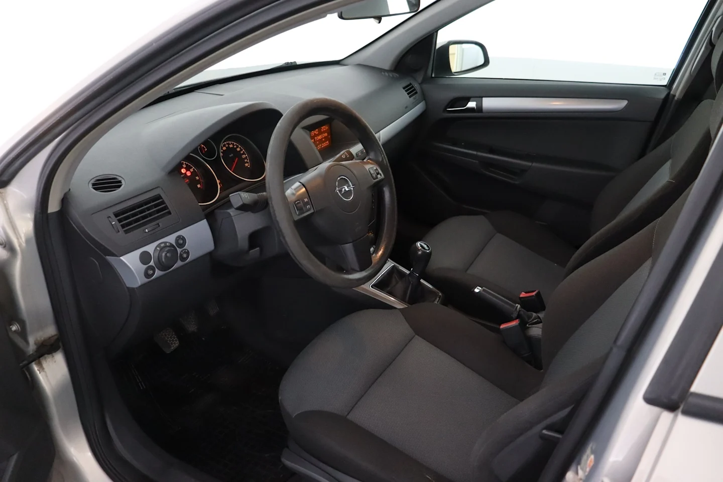 Car Image - 3AGoQcn87OfXCDOnvGxtk9