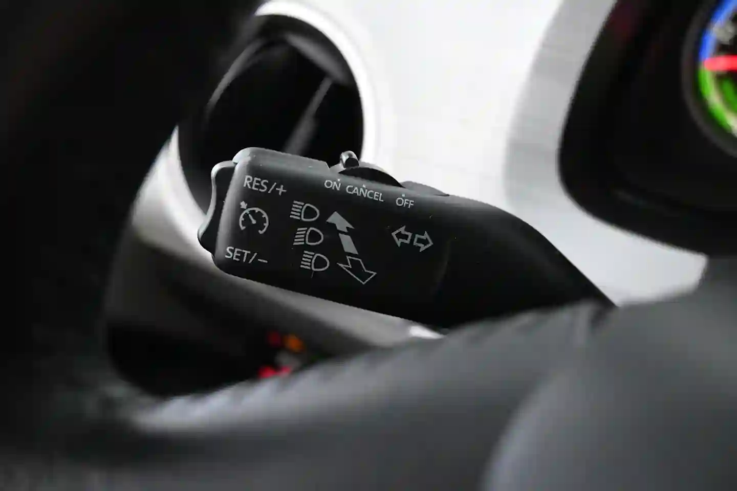 Car Image - 33gSiKYWe1SDzsVGjoF13u