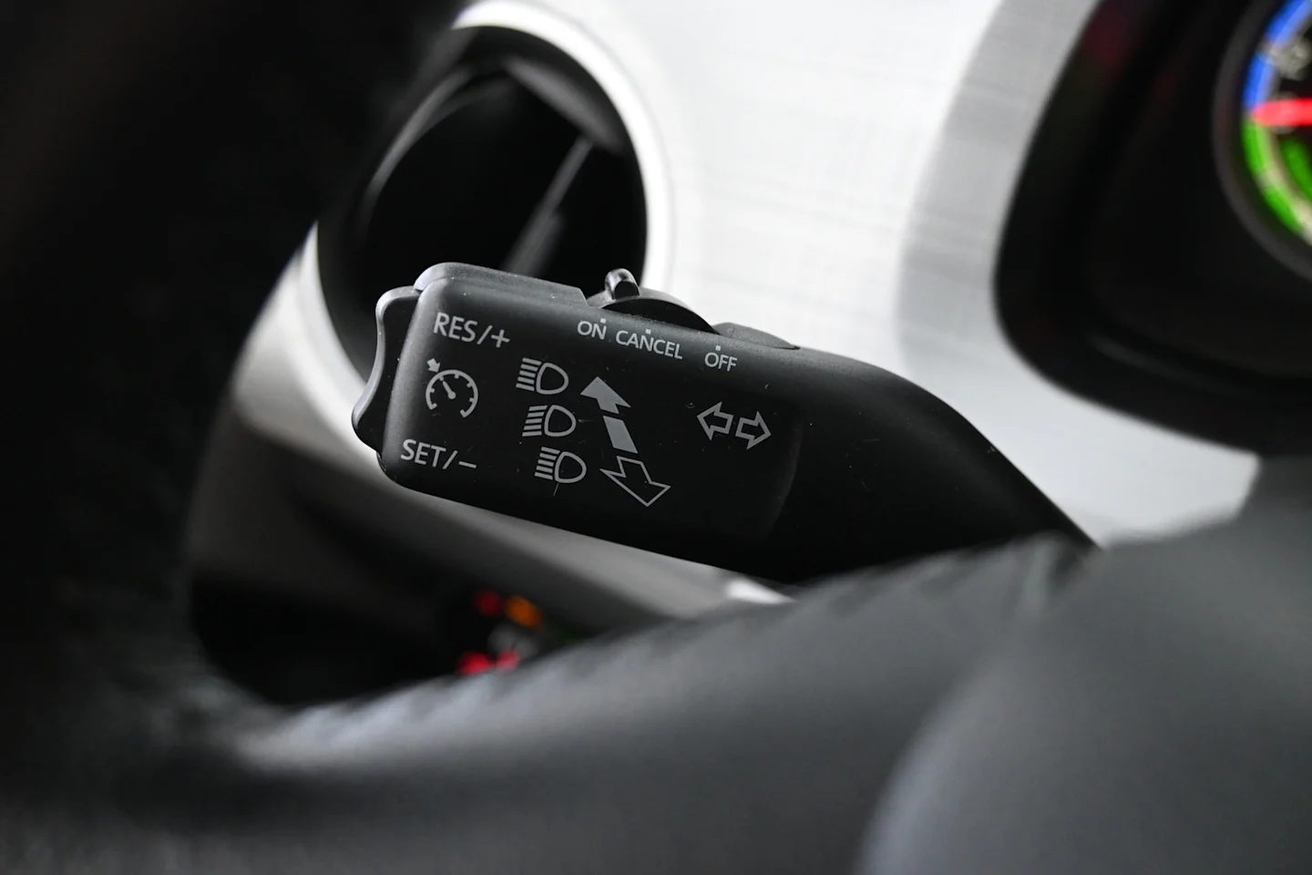 Car Image - 33gSiKYWe1SDzsVGjoF13u