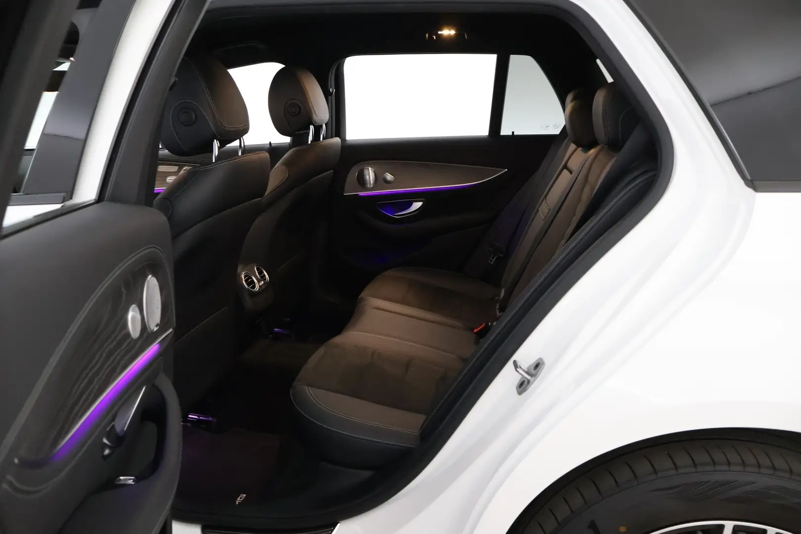 Car Image - 5H331shrfcWo0ze9Ng9SiW