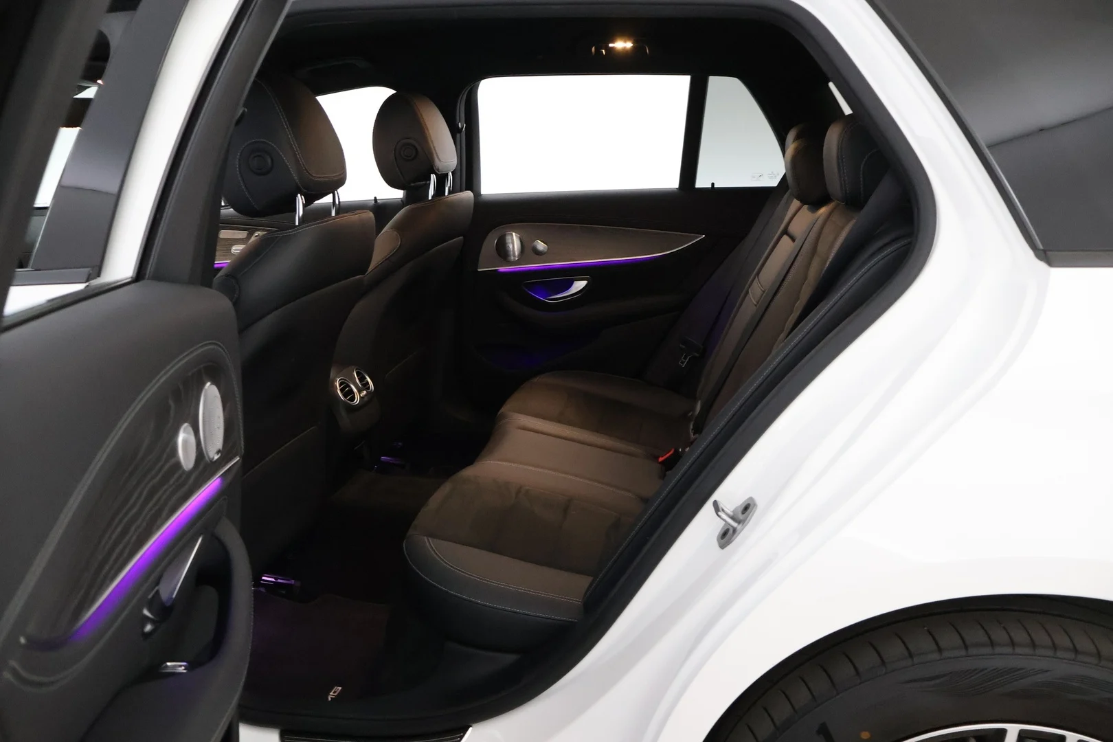 Car Image - 5H331shrfcWo0ze9Ng9SiW