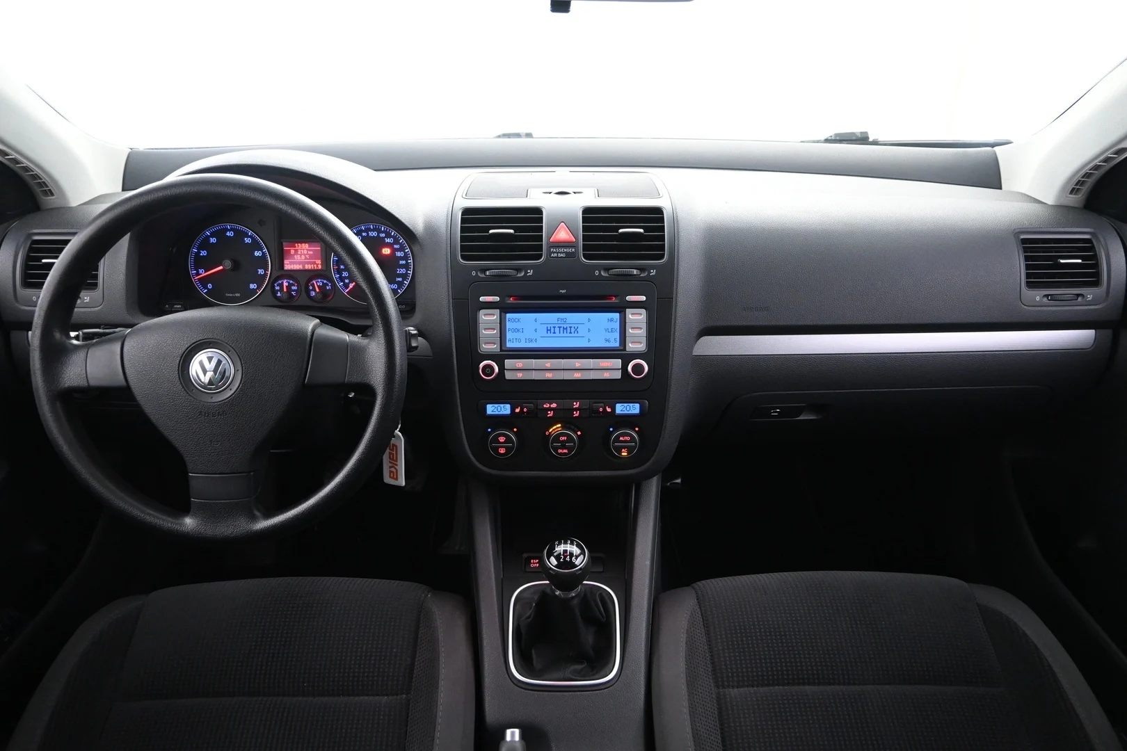 Car Image - iBewmbuWELdOikXTyJPPW