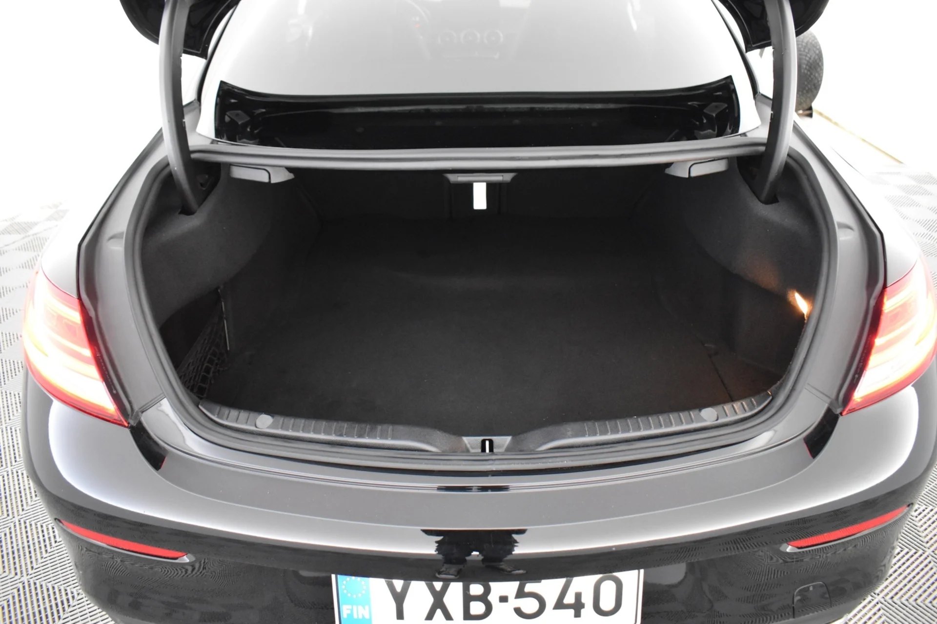 Car Image - 4ndovuNsbG4FBxw7sZ03C0