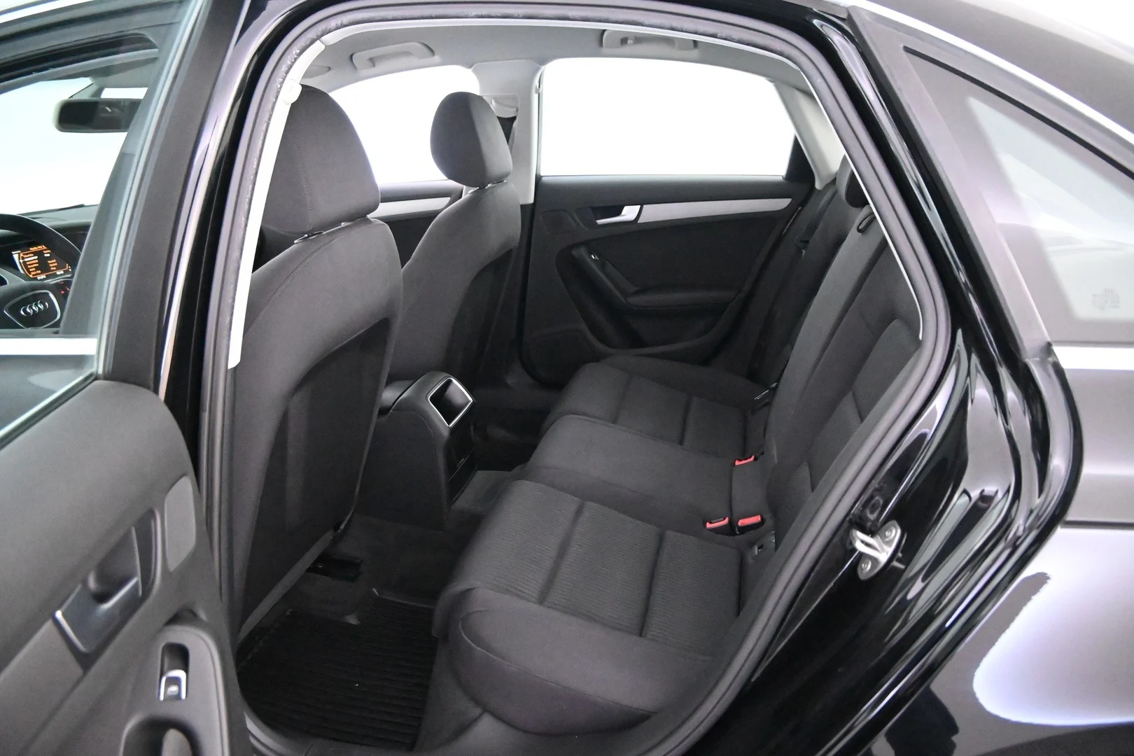 Car Image - 3QBGvw8PVBQq7HvKaqLOzv