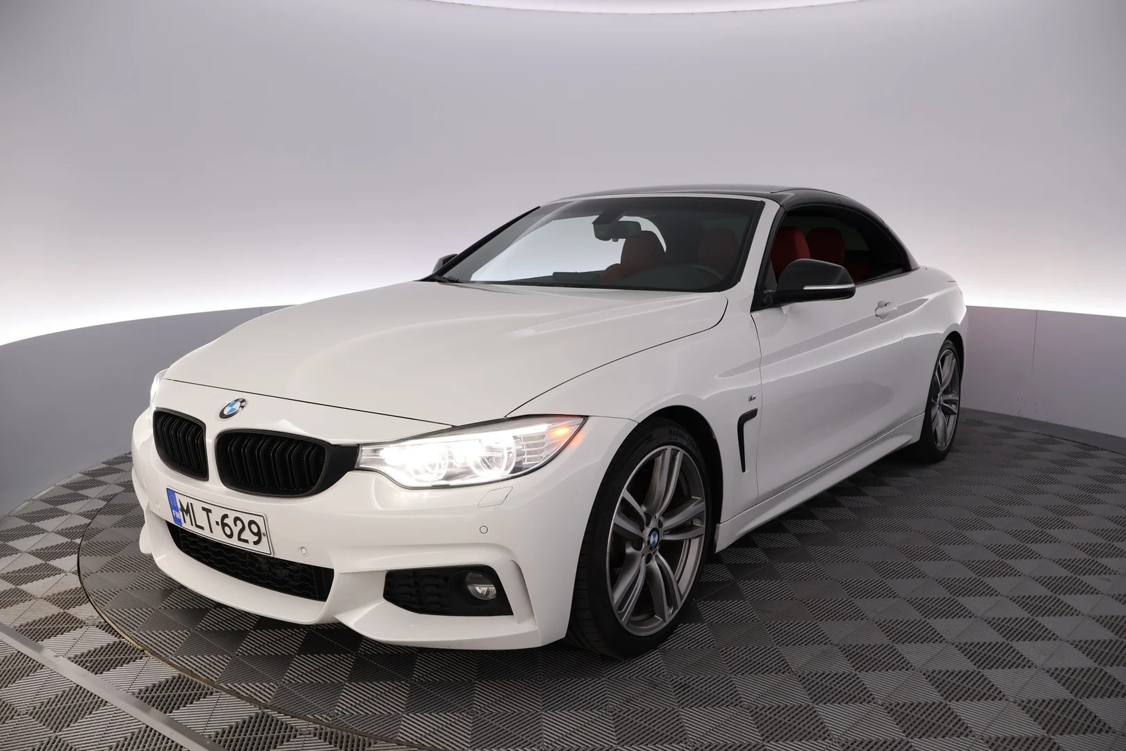 Car Image - 2OQceXd6TghF28lXKDFIP8