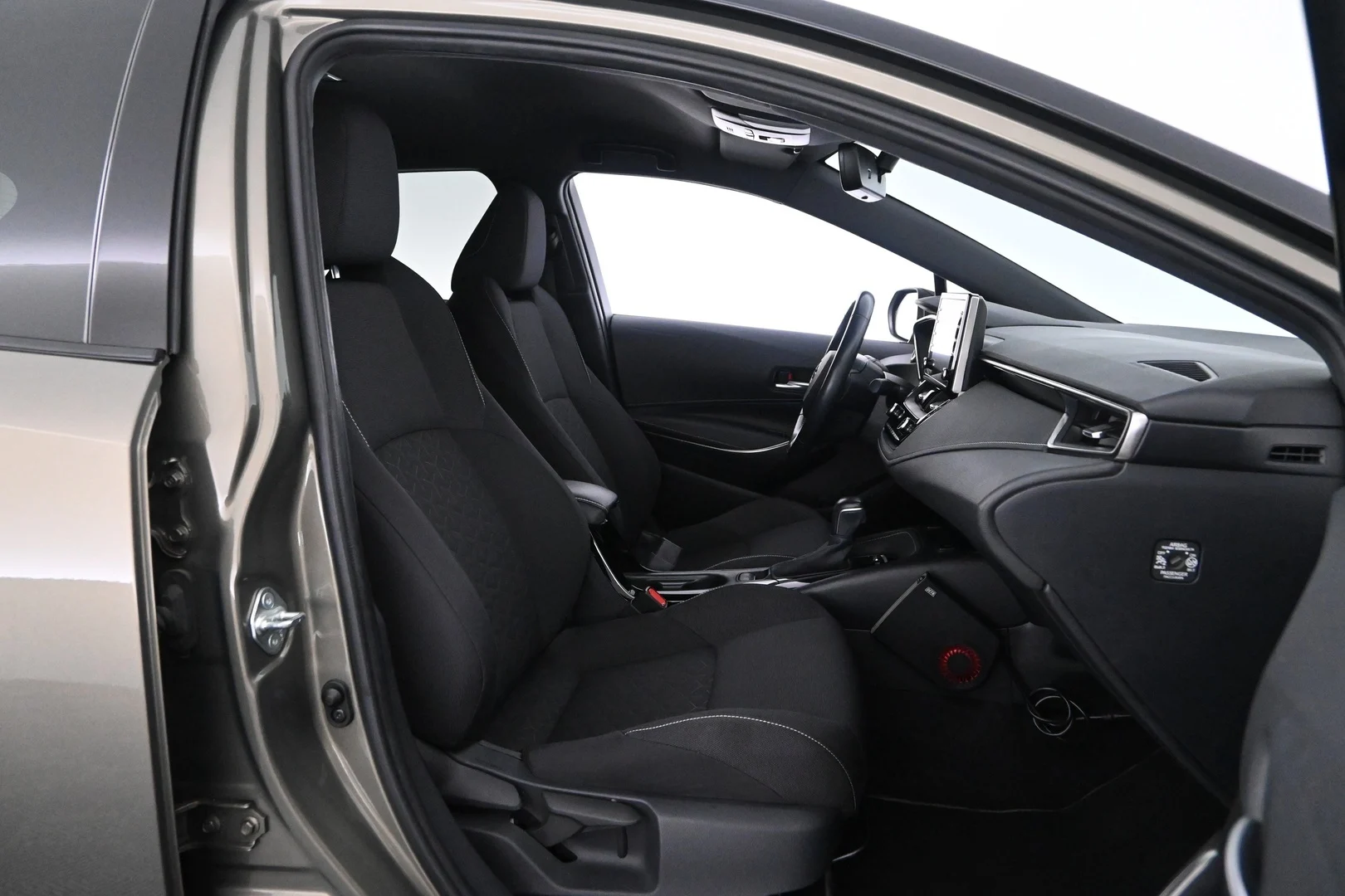 Car Image - 4efchPgBh3B0PKwiBlJhpX