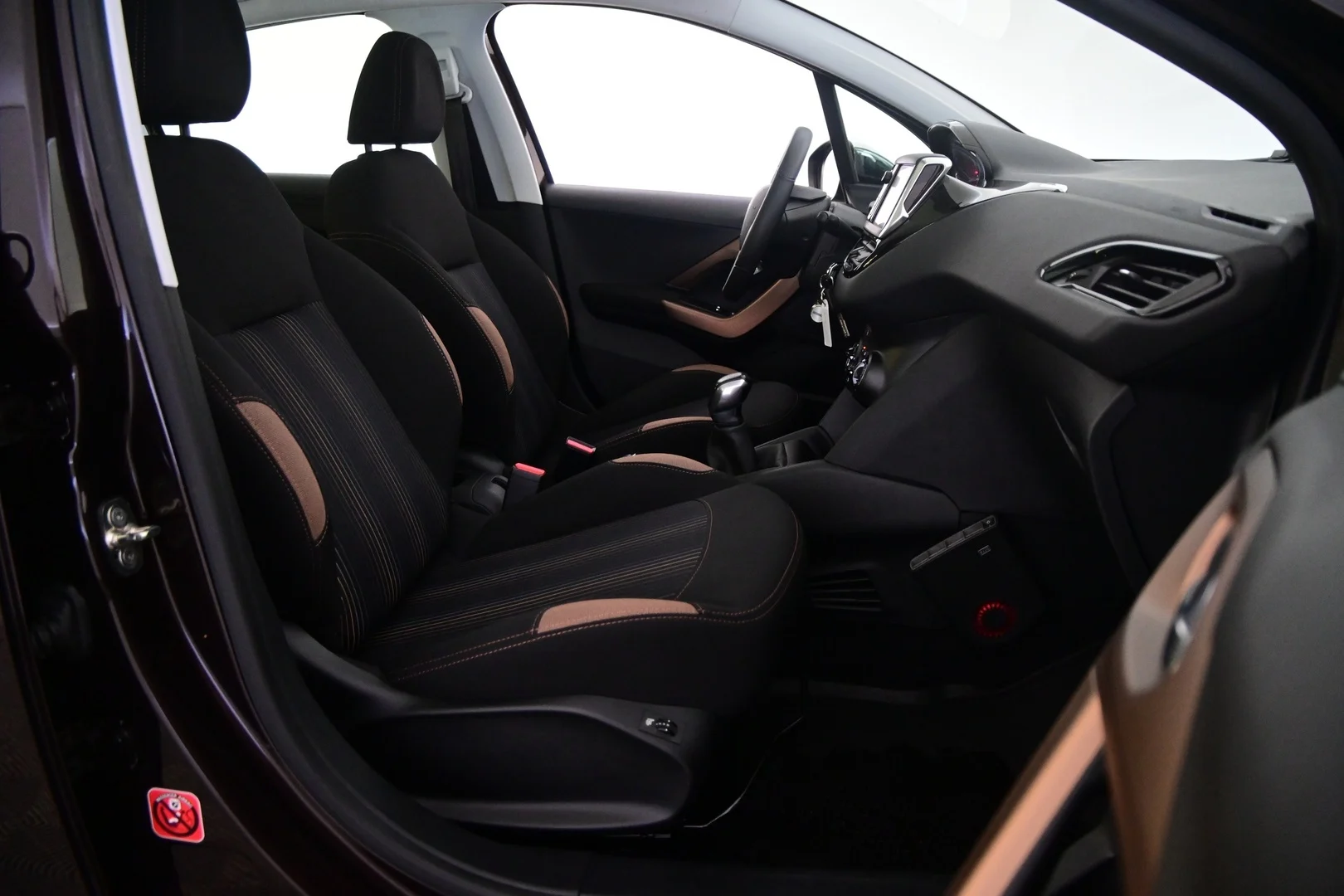 Car Image - 0jIywucNCcn2X4bDX2m2q