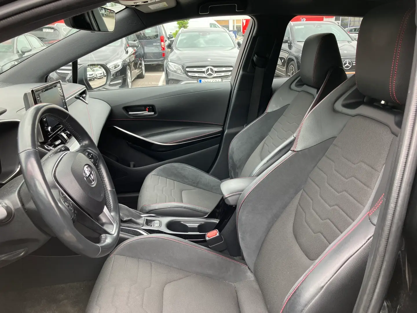 Car Image - 3i4RMFwS7Fce1W54pXEabh