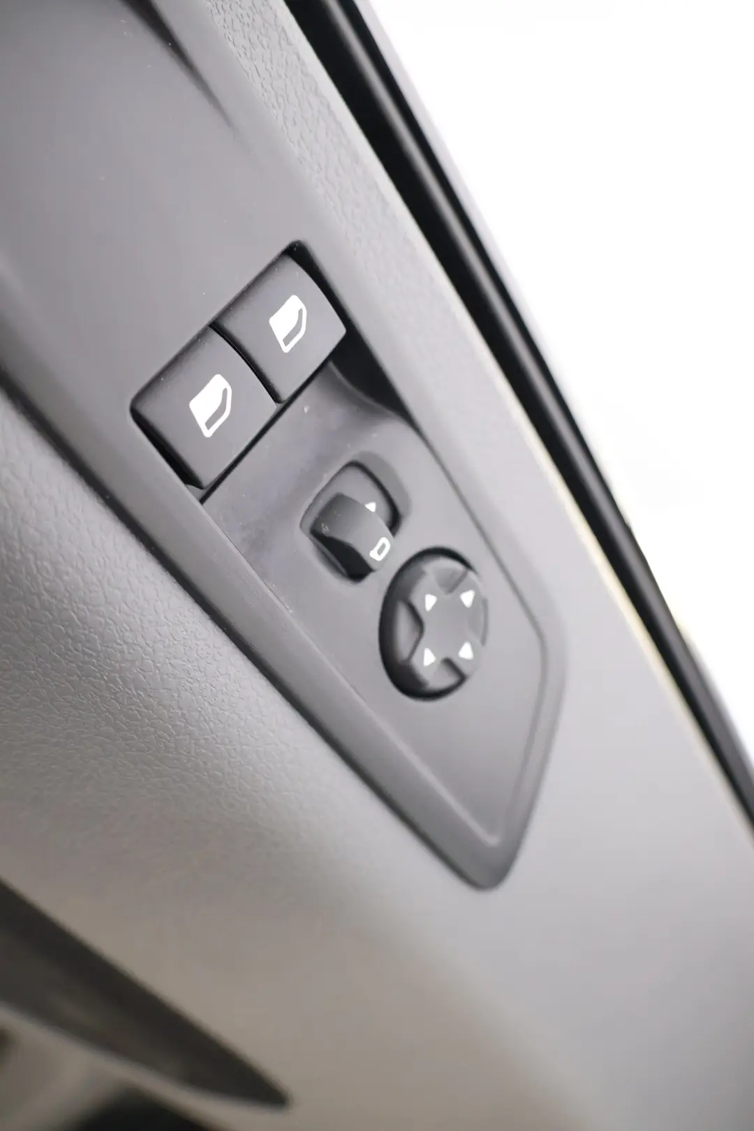 Car Image - 4QSk1RyLHogIOvRoVc9Cz6