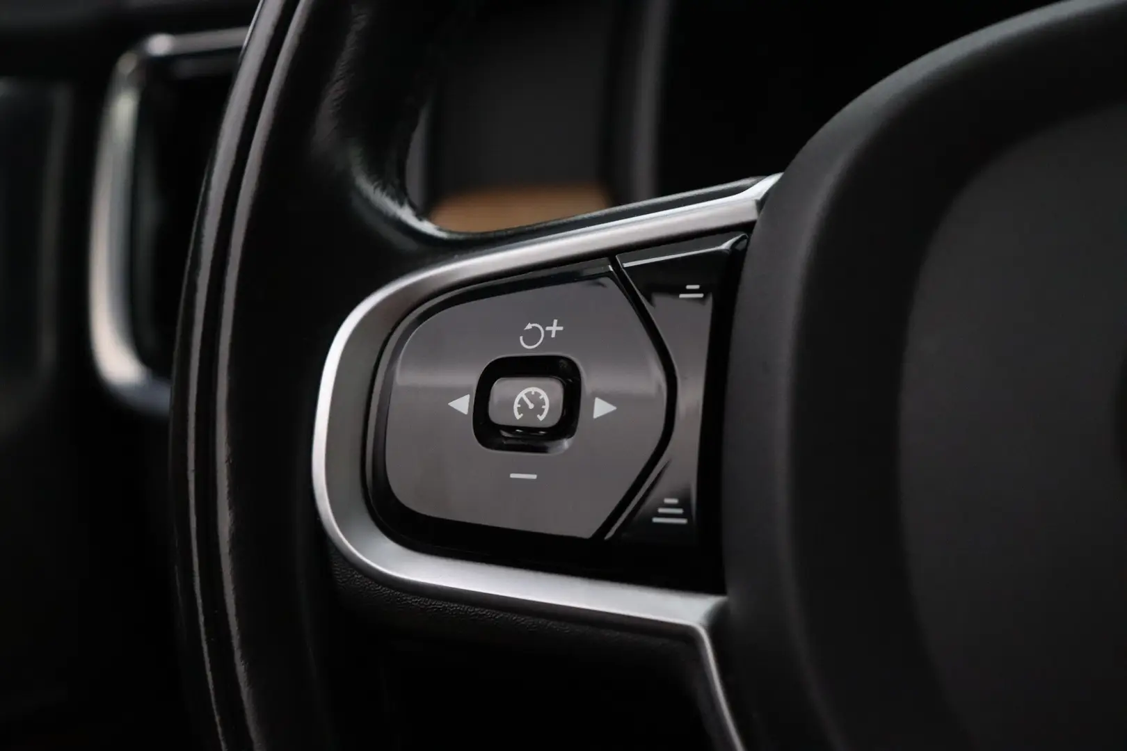 Car Image - 5YGgSF0ytMNqD5HeMbIU2y