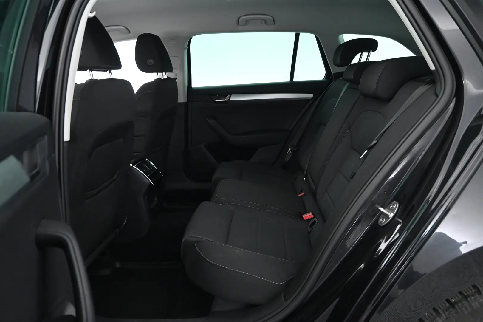 Car Image - 4pcGifHvjQoyo8zvudFfIZ