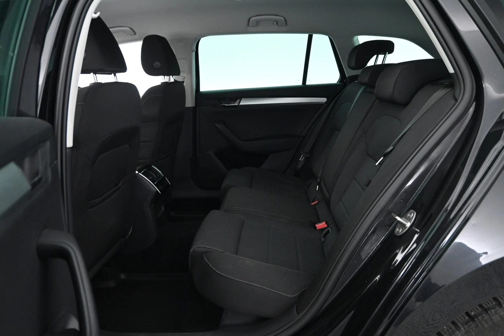 Car Image - 4pcGifHvjQoyo8zvudFfIZ