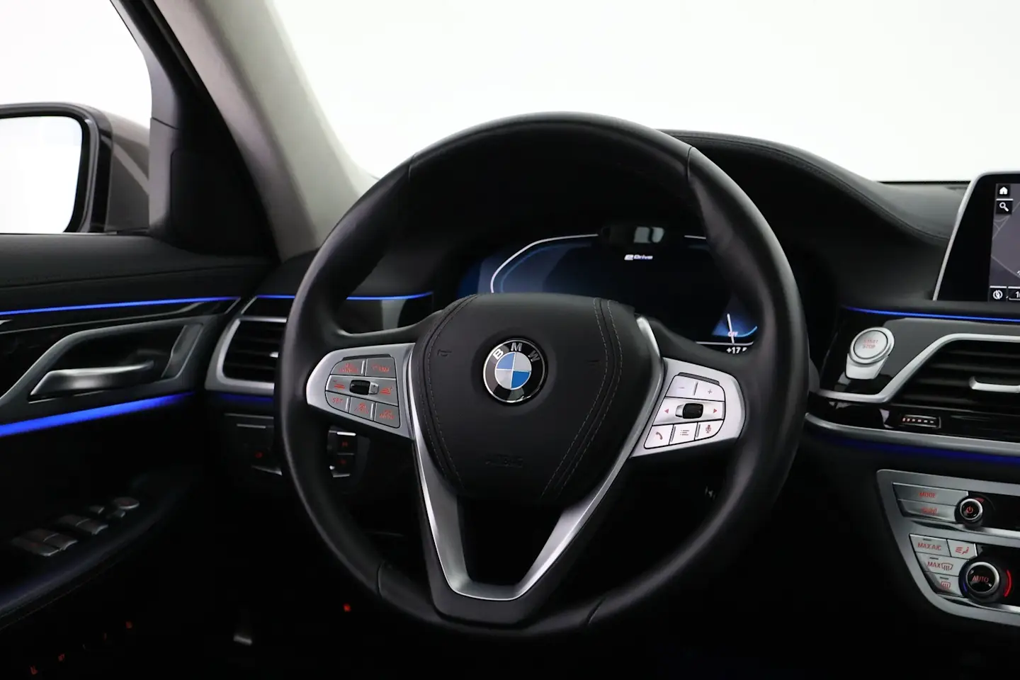 Car Image - 4n5DGxEY0OZAcxM1u6HMUb