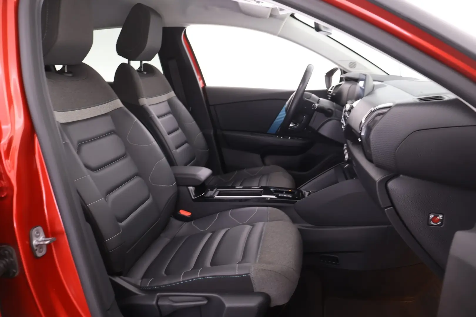 Car Image - qyslY8FfK26qafIB0ri9l