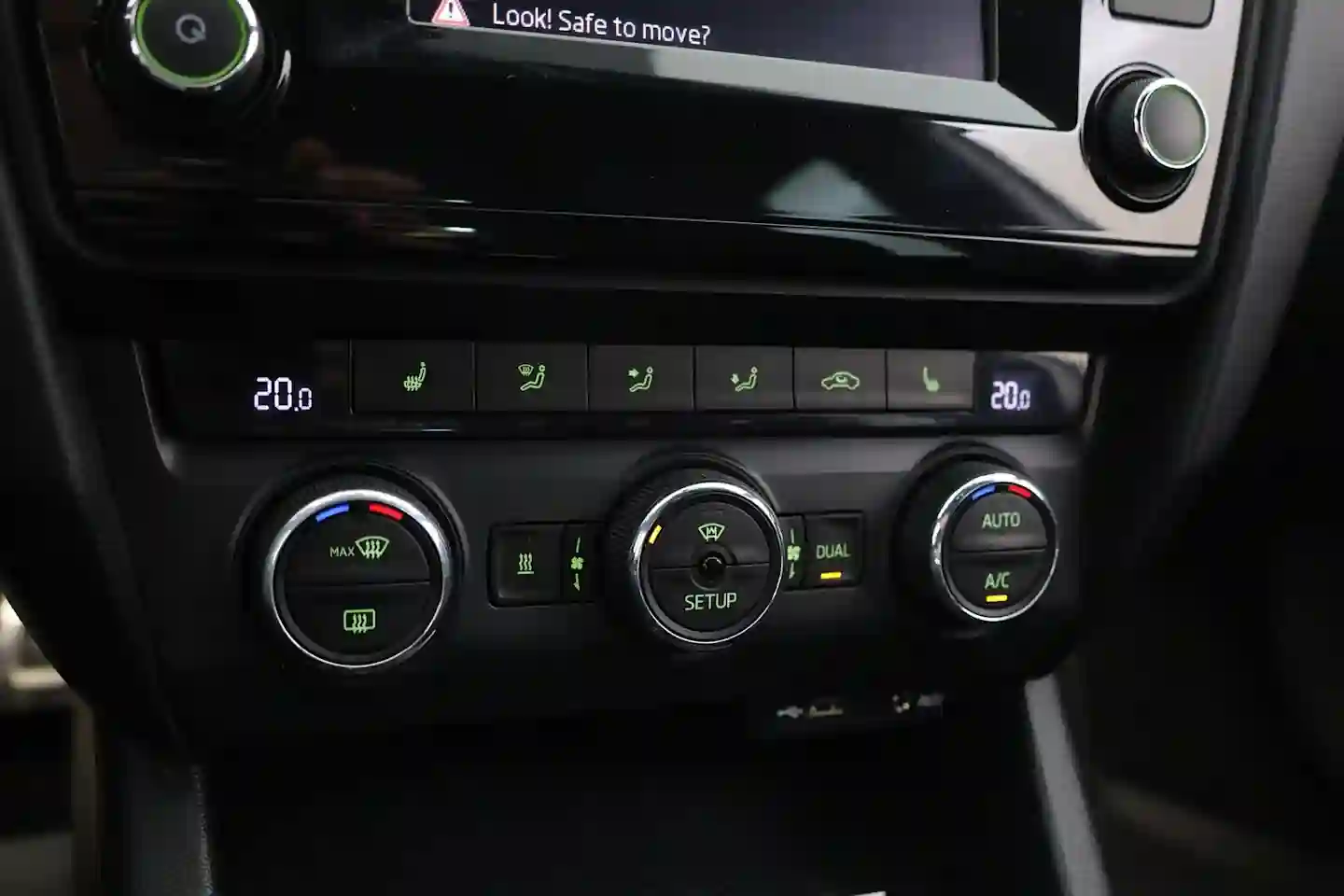 Car Image - 2qJEkn3y4aAt4X34cXeWC3