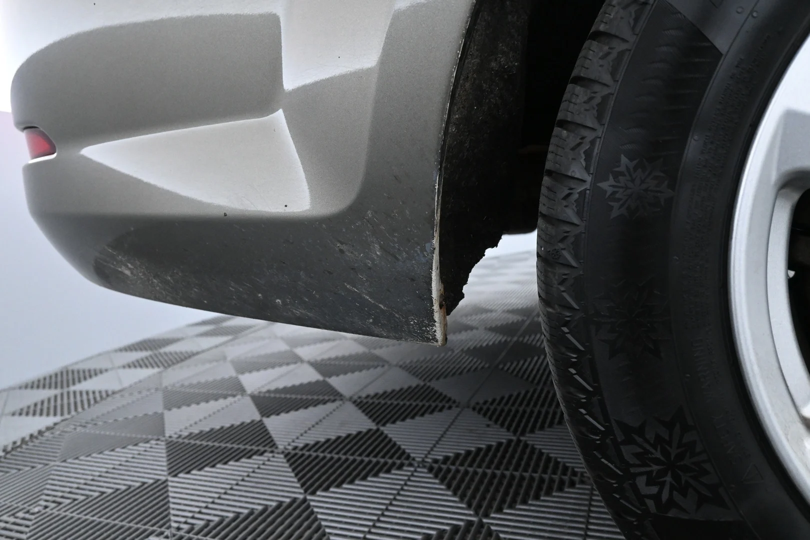 Car Image - 6PMAN7QL9bE4DOuUdZSn4F