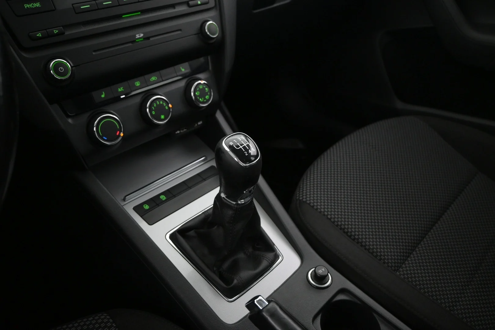 Car Image - 3pB152dZ9HEXegbXaX8Q10