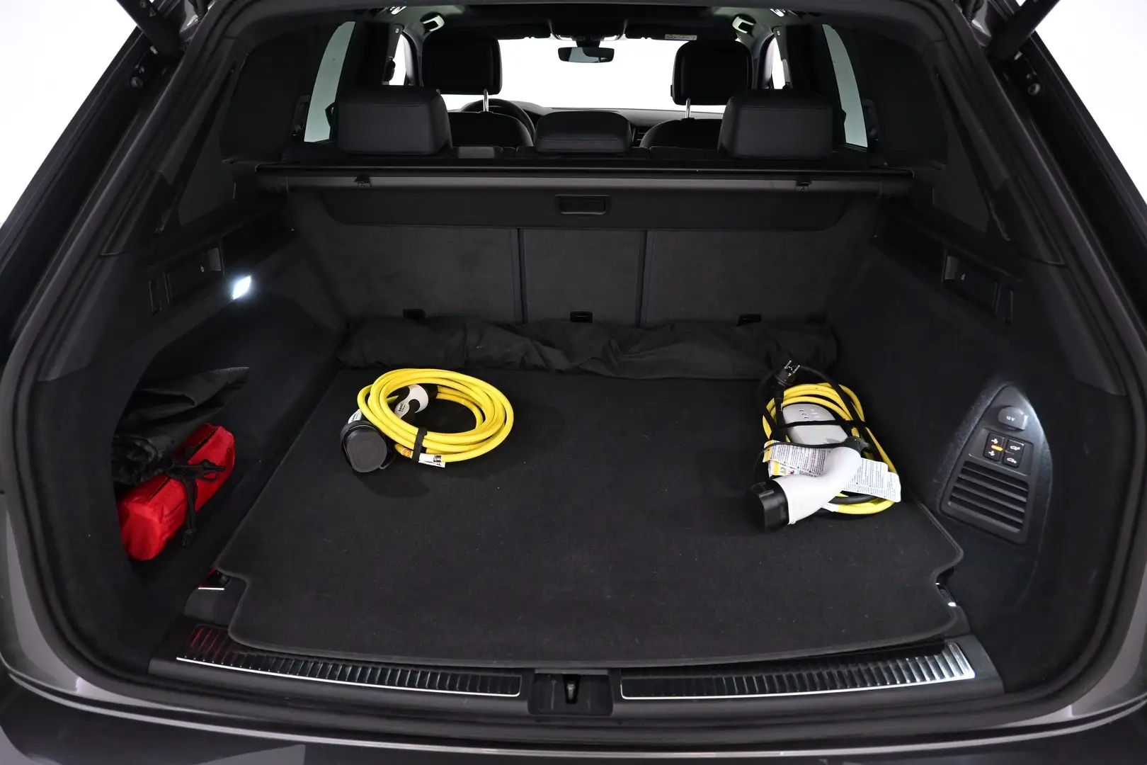 Car Image - 5lsdZHaKg7RFhfkCMacowA