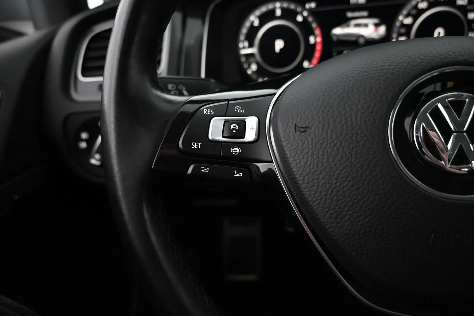 Car Image - 2S6X8MfyvurvvN472OWNHt