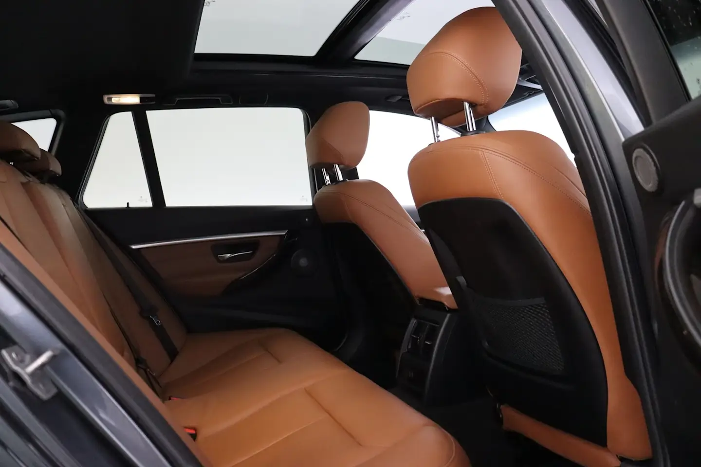 Car Image - fmveSAFGcsn2aER0WPS6m